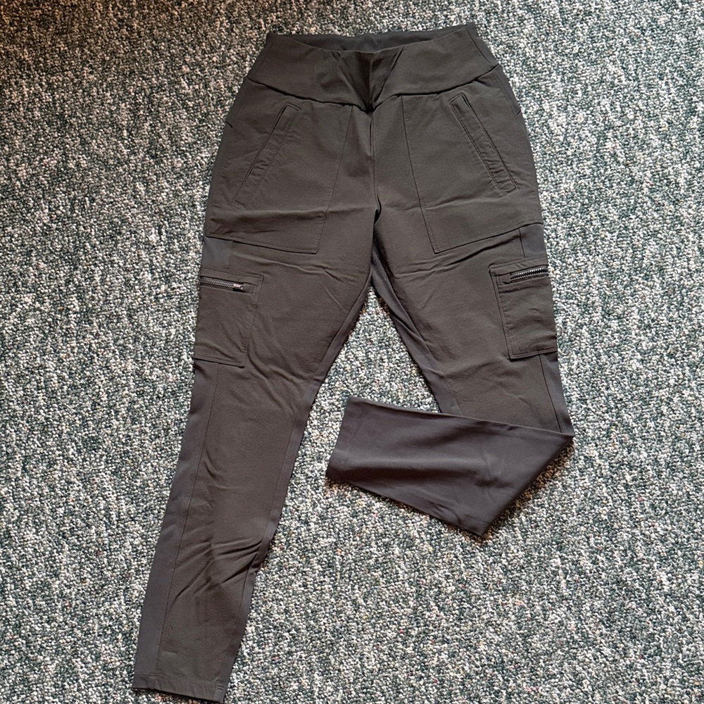 Athleta Olive Hybrid Cargo Leggings